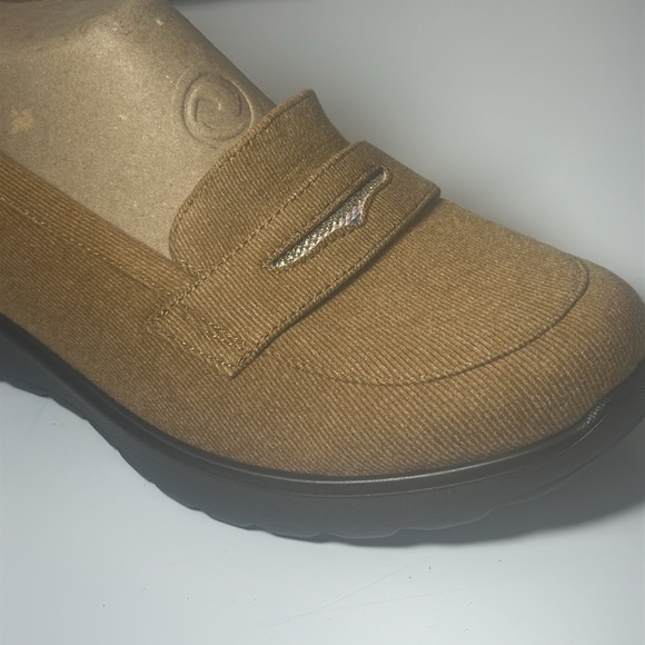 BZees For Lifestride Womens Gamma Slip-On Loafers - Medium & Wide Width - Picture 9 of 14